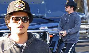 And how long have she and bruno … Bruno Mars Looks Low Key As He Shops For A Vespa Scooter With Girlfriend Jessica Caban Daily Mail Online