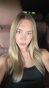 Dasha Dova Middle Finger