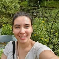 Amy Dasilva's Instagram, Twitter & Facebook