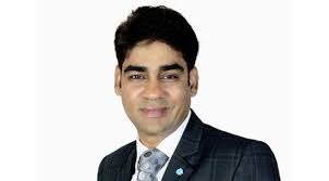 Kapil Joshi's Instagram, Twitter & Facebook