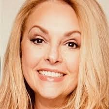 Mimi Stevens's Instagram, Twitter & Facebook