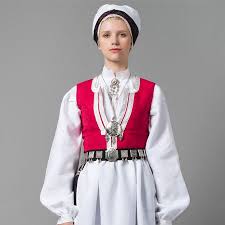 Here you will find the bunad silver you will be proud to wear. Pin On Headgear In Nordic Folk Costumes