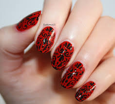 Can i design desktop wallpapers? Simple Red And Black Design Nail Art