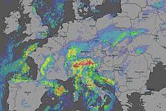 Čím červenější barvu má obrazec nad územím české republiky, tím větší kapky (sněhové vločky, kroupy) se nachází v oblačnosti (atmosféře) nad daným místem a tím větší srážky vyvolávají. Radar Radarove Snimky Pocasi In Pocasi