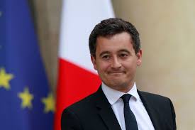 A partir de 2 ans, il est normal d'arrêter de sucer son pouce ou sa tétine. Gerald Darmanin Et Son Lien Embarrassant Avec Olivier Duhamel Sandrine Rousseau Raconte