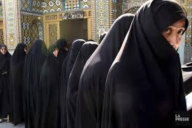 February 07, 2021 the chador is worn in many parts of the middle east. Plq Les Candidates Portant Le Tchador Seront Bienvenues La Presse
