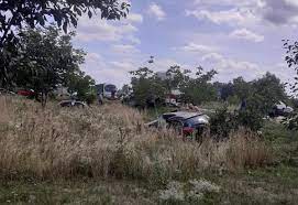 Crews arrived at the scene and went to work on securing the roadway and removing debris. T3vvxibj6fvtim