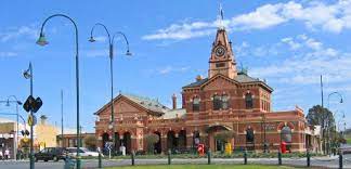 The population was about 25,500 in 2016. Traralgon Information Travel Victoria Accommodation Visitor Guide
