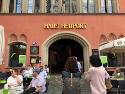 Or pick something else and they will deduct 2 euro, per ticket, off your bill. Gcb Deutschland On Twitter Kontrastprogramm Zum Degginger Findet Man Im Haus Heuport Dem Historischen Gebaude Direkt Am Dom Von Regensburg Eventprofs Hier Kann Man In Einem Historischen Ambiente Tagen Und Feiern