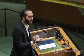 미국의 대통령은 미국의 국가원수이자 정부수반이다. Tmnkhtaucpyllm