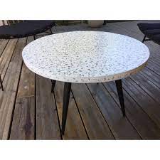 salon d exterieur terrazzo tabouret en beton table basse exterieur terrazzo