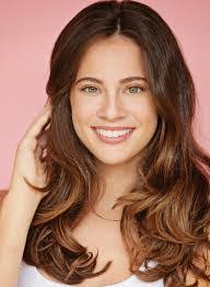 Amanda Neeley's Instagram, Twitter & Facebook