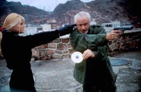 With anna nicole smith, joey travolta, john aprea, david proval. To The Limit Zur Richtigen Zeit Am Richtigen Ort 1995 Film Cinema De