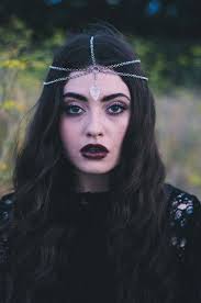 Isabel Segal-Grossman (isabelsegalgrossman)