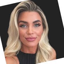 Tara Knoll's Instagram, Twitter & Facebook