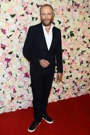 Born march 21, 1972) is a polish actor. Piotr Adamczyk Chcial Sie Odmlodzic Bujna Broda Bizuteria Stylizacja Na Luzaka Udalo Sie