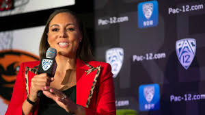 Arizona's women's basketball team went viral on friday night, and not just because they knocked uconn out of the ncaa tournament. Bohirni Ise8xm