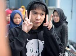 Celeb squad vanesha menangis saat baca script dilan 1991 23 2 19 part 2. Sama Sama Posting Foto Masa Kecil Iqbaal Stefhanie Zamora Lagi Kenapa Nih