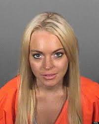 In This Booking Photo Provided By The Los Angeles County Sheriff S Department Lindsay Lohan Is Seen At The Lynwood Correcti Beruhmtheiten Lindsay Lohan Promis