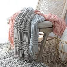 Wenn sie in unserer produktliste ihren eigenen intent gestrickte decke nicht finden, können sie uns auch kontaktieren, wir können ihnen maßgeschneiderte dienstleistungen anbieten. Neue Mode Rosa Grau Gestrickten Decke Super Weiche Bett Decke Auf Dem Bett Sofa Abdeckung Decke 127 170cm Blase Decke Winter Blanket Blanket Fashionfashion Blanket Aliexpress