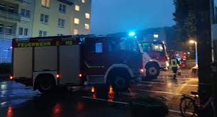 Nach unwettern und starkregen, die für akute hochwasserlage und stromausfälle in und um aachen gesorgt haben, wird das krankenhaus in eschweiler evakuiert. Nasarrk1ehv1om