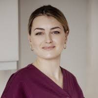 Clara Colin's Instagram, Twitter & Facebook