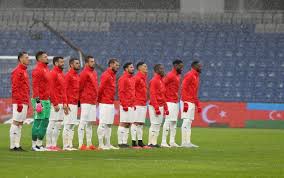 Haftasında yarın alanyaspor'a konuk olacak sivasspor, bugün kar yağışı altında yaptığı antrenmanla maçın hazırlıklarını tamamladı. Istanbul Daki Kar Yagisi Basaksehir Sivasspor Macini Boyle Etkiledi Foto Galeri Star