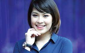 Hal pertama yang mereka pikirkan adalah bagaimana model rambut yang sesuai dengan bentuk wajah mereka. 16 Ch Cassandra Cain Wayne The Black Bat Ideas Cassandra Cain Black Bat Cassandra