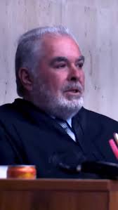 ⚖️ Criminalistas de todo o Brasil sabem: para alcançar uma decisão  favorável, é preciso muito estudo e preparo., 📚 A obra Prática Processual  Penal, do professor Henrique Perez, chega para fortalecer ...