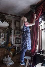 Early new england homes (eneh) post and beam homes are fashioned after 18th century houses that are found throughout new england. The Repair Team Preserving An 18th Century Home Bbc News