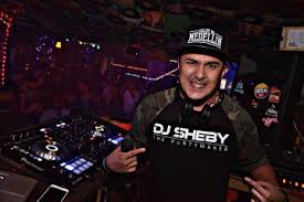 Canciones que no pueden faltar. Las Canciones Que No Pueden Faltar En Su Fiesta