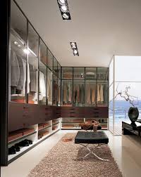 Giyinme Odasi Panosundaki Pin