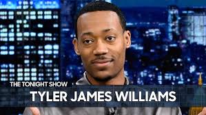 Tyler James Williams On His Infamous 'Side Eye' and New Season of 'Abbott  Elementary'