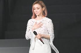 Jun 14, 2021 · 范瑋琪端午節發文「一起守護台灣」。（圖／翻攝自臉書／范范 范瑋琪） 不少網友湧入范瑋琪臉書致謝，感激她和老公陳建州一起捐出hfnc，也有許多人為過去的惡評道歉「對不起之前一直黑妳」、「以前罵過妳，但這次妳捐了救命機器，還是要感謝妳」、「感謝您的善心，曾對妳的酸言酸語，我. äºŒåº¦è²¼æ–‡å´©æ½°æˆ°ç¶²å‹èŒƒç'‹çªç¤¾ç¾¤çªè²¼é»'ç•«é¢ èªªå†è¦‹ å¨›æ¨‚ ä¸­æ™‚æ–°èžç¶²