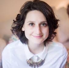 Lauren Hedley's Instagram, Twitter & Facebook