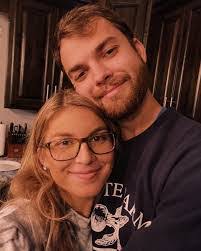 Aileen Smith's Instagram, Twitter & Facebook