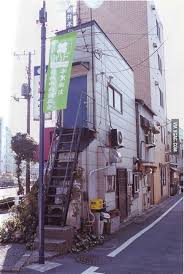 Here are 7 simple and inexpensive ideas for making the most of a small japanese apartment. Exceptionally Small Japanese Apartment 9gag