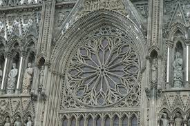 The preses of the church of norway is also based at this cathedral. Trondheim Nidarosdom Fassade 2 Dreamteam2travel