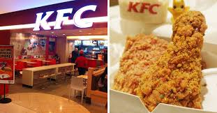 Look at that golden sauce! Kfc S Golden Egg Crunch Is Back Taste Salted Egg On Your Fingertips