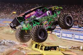 Maybe you would like to learn more about one of these? Grave Digger Monster Truck 4x4 Race Racing Monster Truck Wallpapers Hd Desktop And Mobile Backgrounds