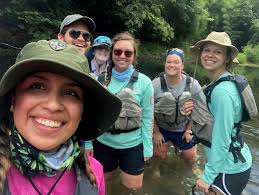 Islanders Explore Links Between Rivers, Coral Reef Ecosystems in Belize  Study Abroad Program