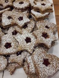 Linzer Platzchen Mit Dinkelvollkornmehl Und Vollrohrzucker Linzer Torte In 2020 Linzer Platzchen Lebensmittel Essen Zuckerfrei Backen