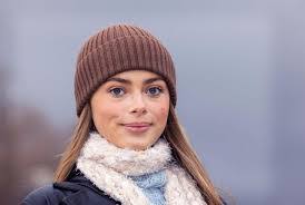 Ellie Osborne's Instagram, Twitter & Facebook