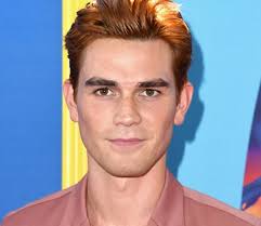 He and his girlfriend, clara berry, are expecting their first baby. Kj Apa Bio Age Movies Series Girlfriend Net Worth Awards Physique