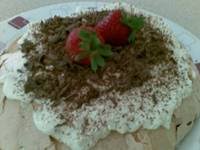 Rich chocolate meringue layers sandwiched with chocolate whipped cream and berries! Resepi Pavlova Coklat