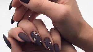Las uñas de gel también vienen en las dos vertientes de elegancia y la técnica más elaborada. Dime Que Unas Llevas Y Te Dire Como Eres O Que Musica Escuchas Compras Y Moda Cadena 100