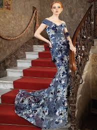 Come scegliere gli abiti da cerimonia senza questo abito red carpet a girocollo con le linee a sirena con maniche a 3/4, è un abito è interamente arricchito dal suo motivo a losanga con. Fee Bler Abiti Cerimonia Motivi 2021 Abiti Da Cerimonia Di Dolce Gabbana 2021 Matrimonio Com Tra Le Collezioni Bridal 2021 Quella Firmata Nicole Spicca Per Eleganza Varieta E Puro Romanticismo