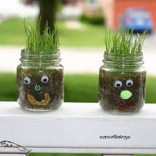 Kleine Glas Kopfe Mit Kindern Pflanzen Willkommen Zur Sonntags Funday Handwerkszeit Es Ist Schwer Fur Kinder Wahrend Des Warten In 2020 Crafts Craft Time Baby Jars
