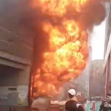 Jun 23, 2021 · müstakil sanayici ve i̇şadamları derneği (müsi̇ad) i̇zmir şubesi, i̇rfan sohbetleri programı kapsamında prof. London Fire After Huge Explosion At Elephant And Castle Station