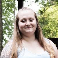 Sara Titus's Instagram, Twitter & Facebook